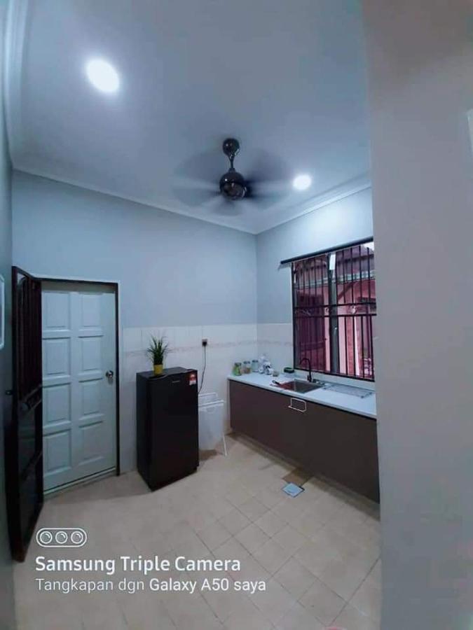 Rumah percutian Lamanaureliamuslim Homestay With Private Pool
